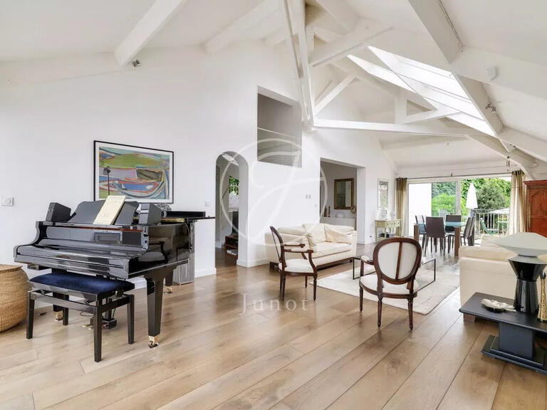 Maison Rueil-Malmaison - 4 chambres - 206m²