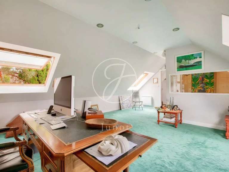 Maison Rueil-Malmaison - 4 chambres - 213m²
