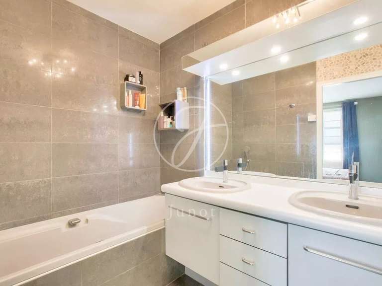 Maison Rueil-Malmaison - 4 chambres - 213m²