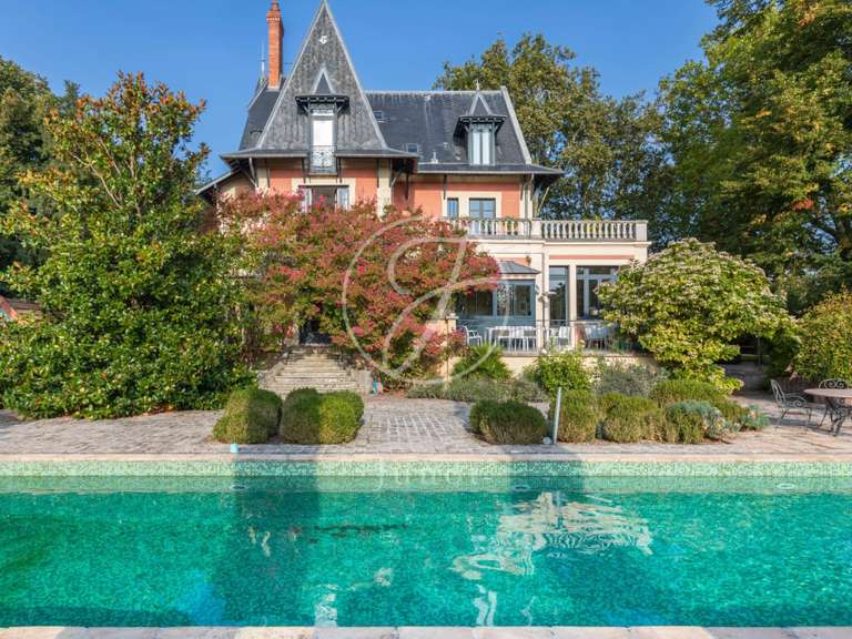 Maison Rueil-Malmaison - 6 chambres - 700m²