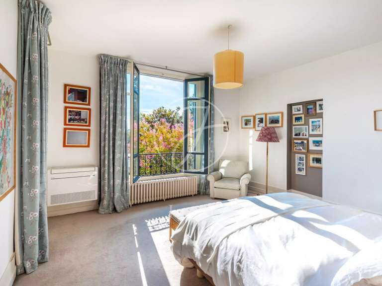 Maison Rueil-Malmaison - 6 chambres - 700m²