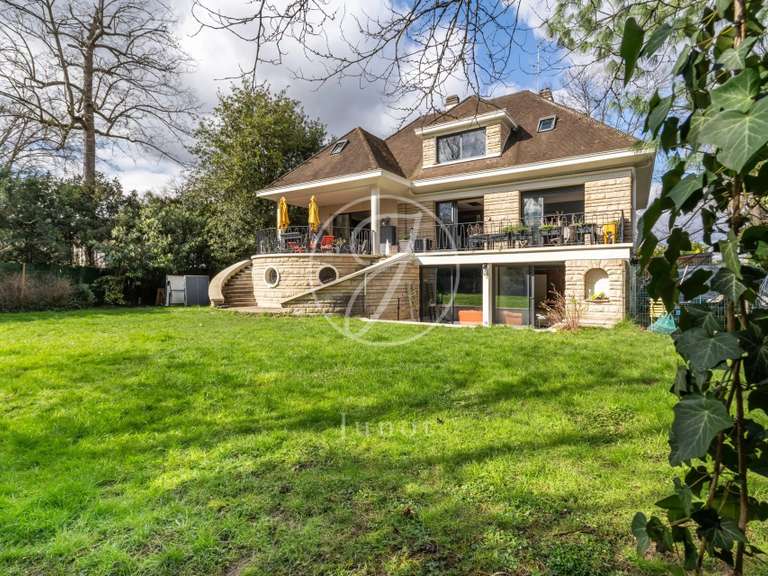 House Rueil-Malmaison - 7 bedrooms - 392m²