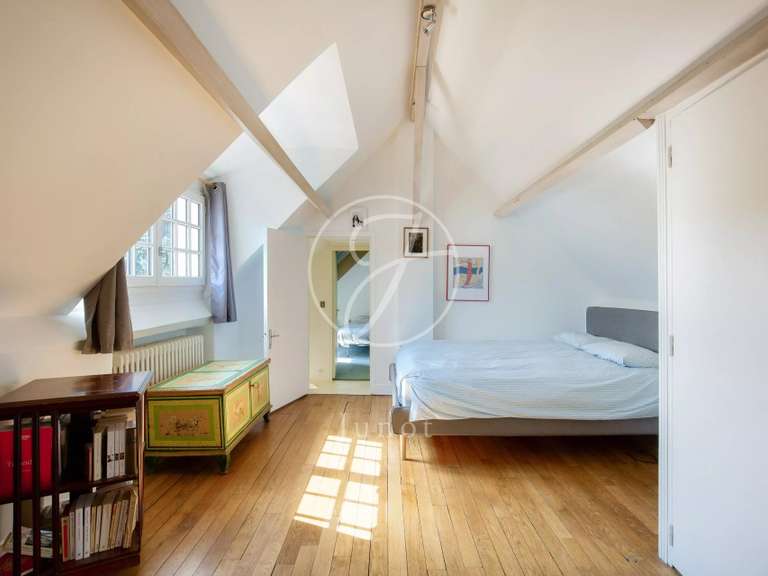 Maison Rueil-Malmaison - 5 chambres - 252m²