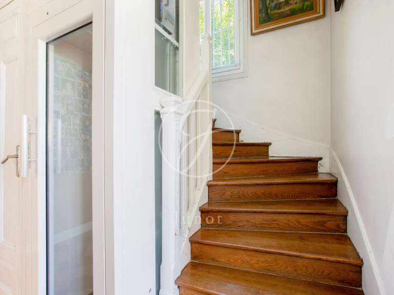 Maison Rueil-Malmaison - 5 chambres - 260m²