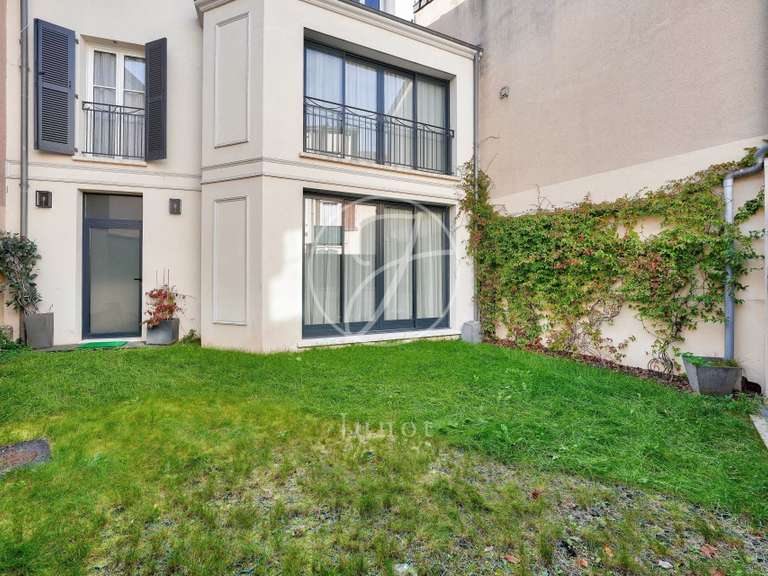 House Rueil-Malmaison - 3 bedrooms - 141m²