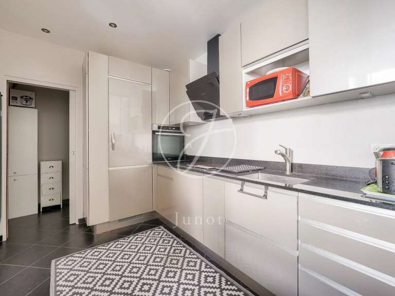 House Rueil-Malmaison - 3 bedrooms - 141m²