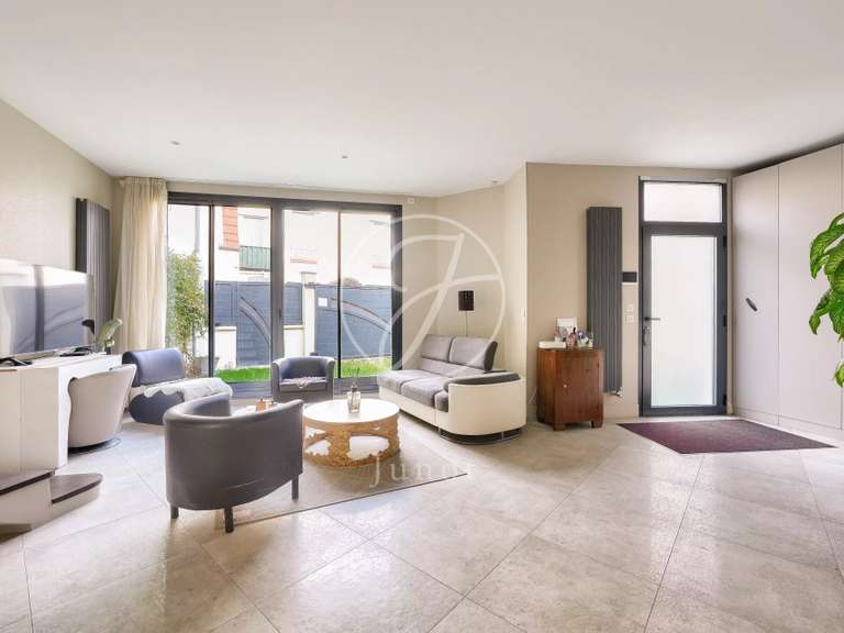 House Rueil-Malmaison - 3 bedrooms - 141m²