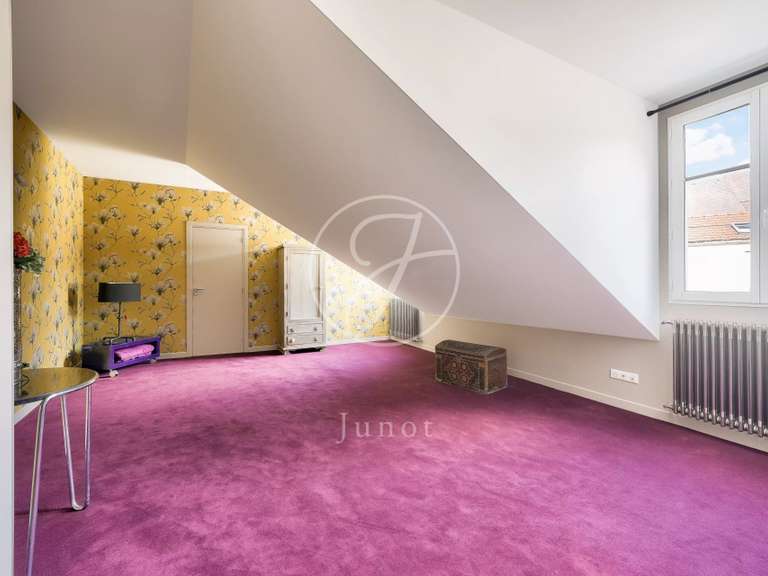 House Rueil-Malmaison - 3 bedrooms - 141m²