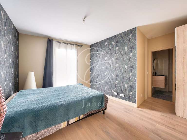 House Rueil-Malmaison - 3 bedrooms - 141m²