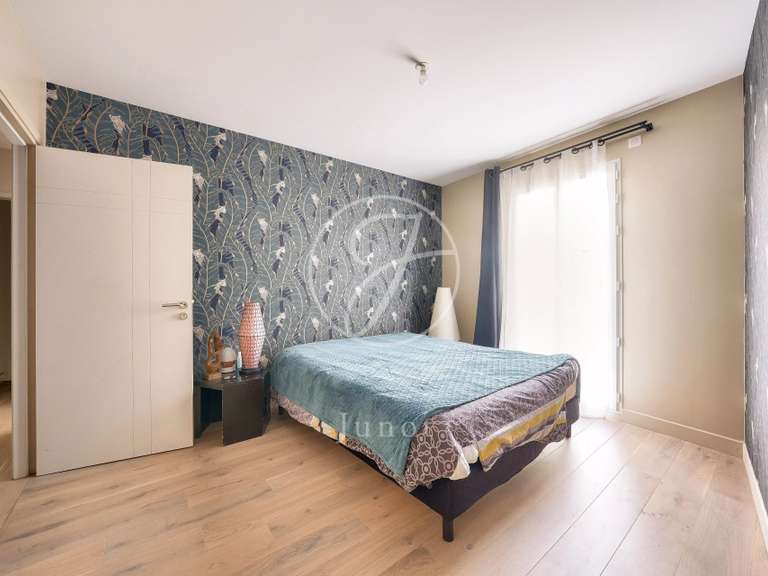 House Rueil-Malmaison - 3 bedrooms - 141m²