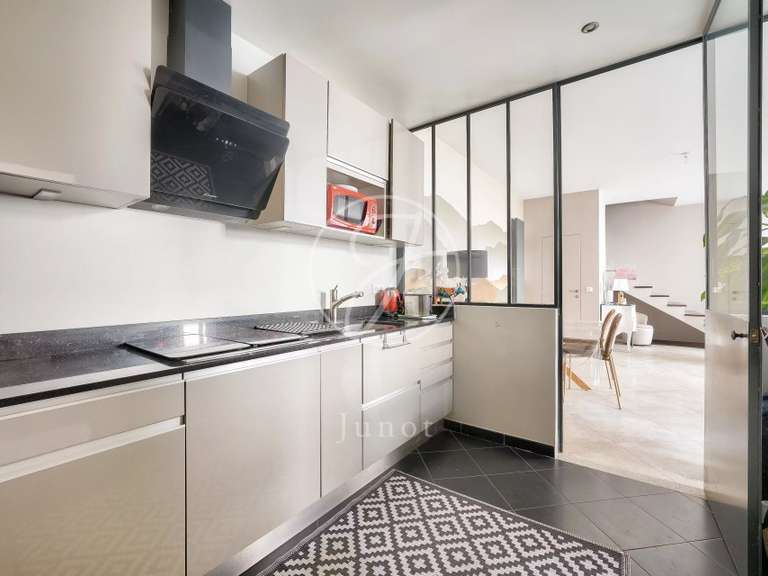 House Rueil-Malmaison - 3 bedrooms - 141m²