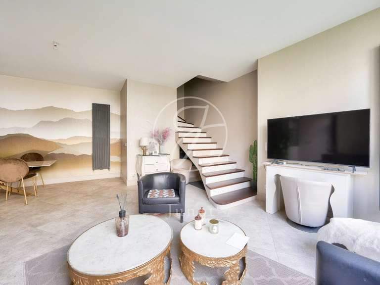 House Rueil-Malmaison - 3 bedrooms - 141m²