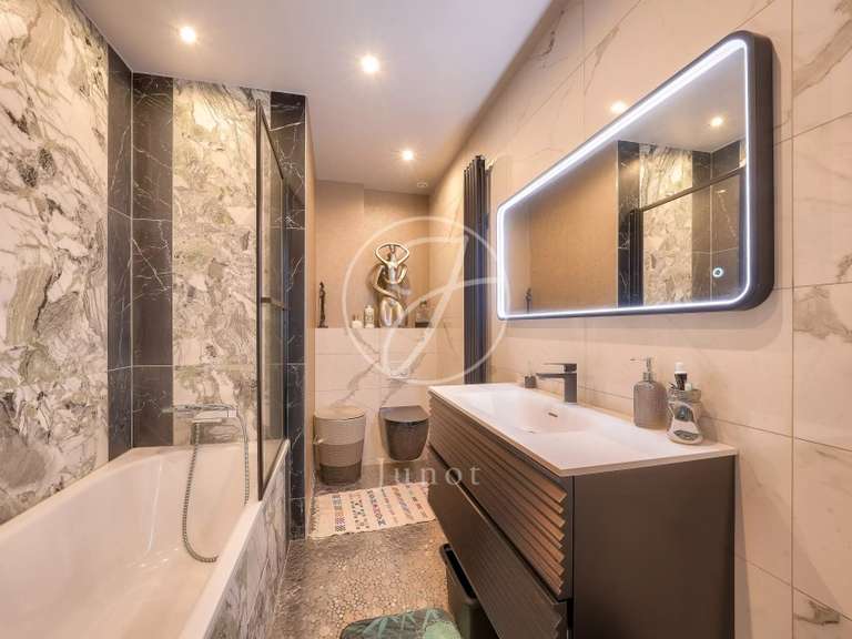 House Rueil-Malmaison - 3 bedrooms - 141m²