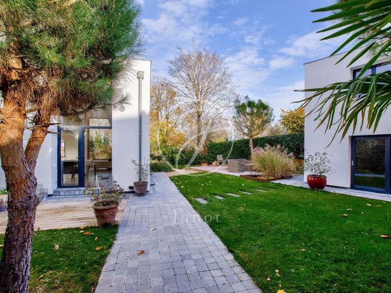 House Rueil-Malmaison - 7 bedrooms - 300m²