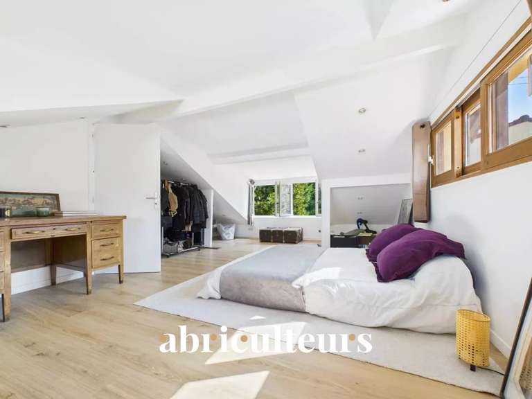 Maison Rueil-Malmaison - 3 chambres - 161m²