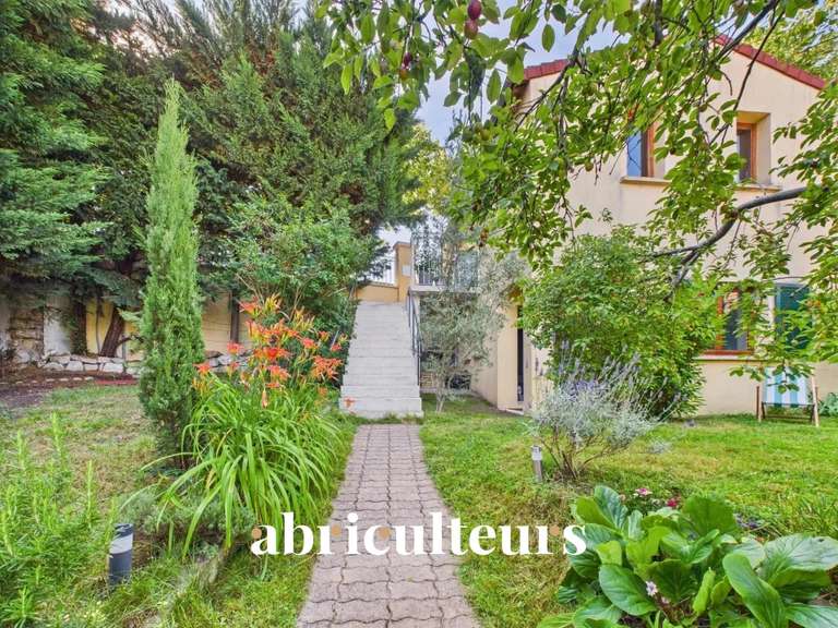 Maison Rueil-Malmaison - 3 chambres - 161m²