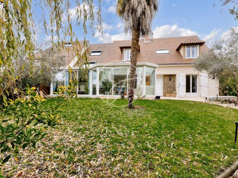 Maison Rueil-Malmaison - 5 chambres - 290m²