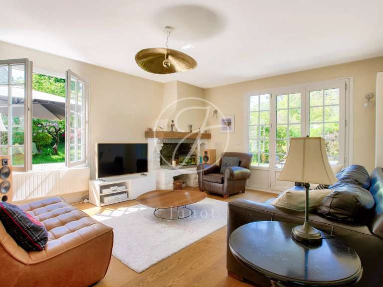 Maison Rueil-Malmaison - 5 chambres - 177m²