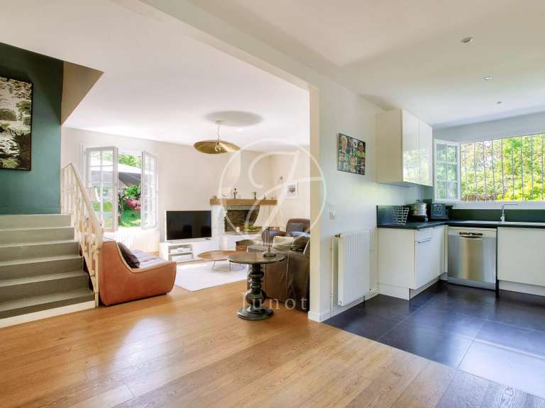 Maison Rueil-Malmaison - 5 chambres - 177m²