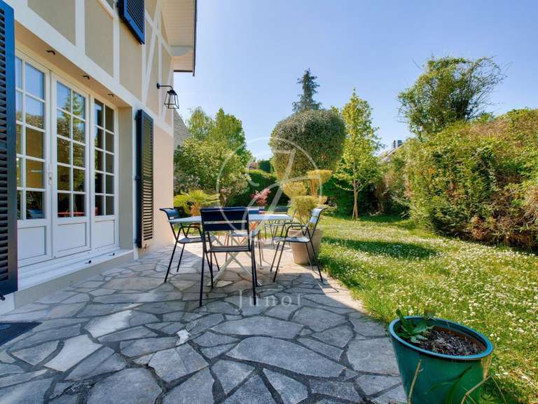 Maison Rueil-Malmaison - 5 chambres - 177m²