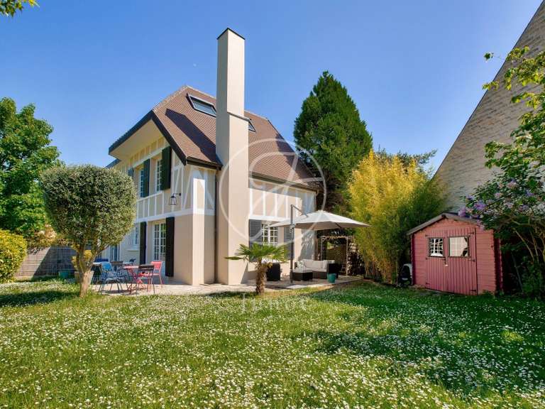 Maison Rueil-Malmaison - 5 chambres - 177m²