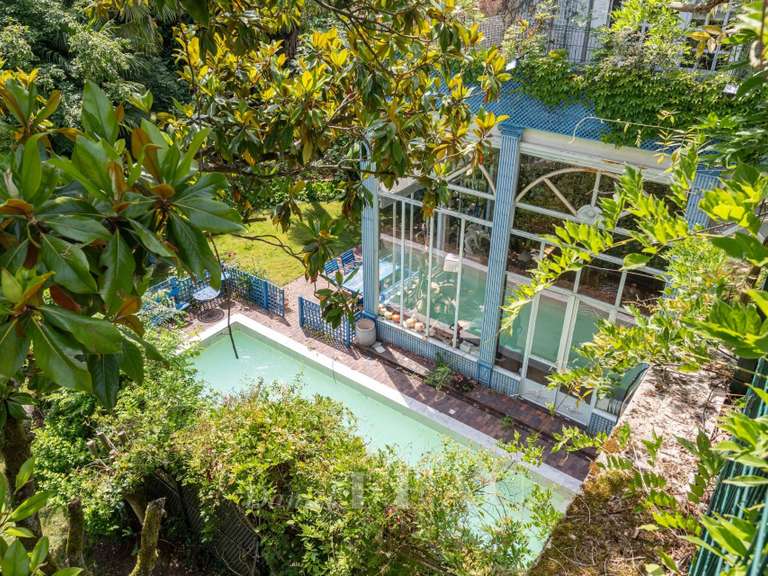 Maison Rueil-Malmaison - 6 chambres - 557m²