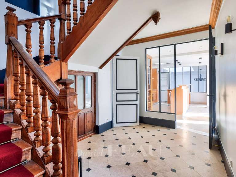 House Rueil-Malmaison - 5 bedrooms - 315m²