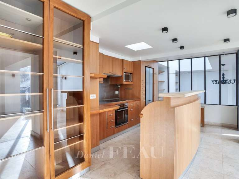 House Rueil-Malmaison - 5 bedrooms - 315m²