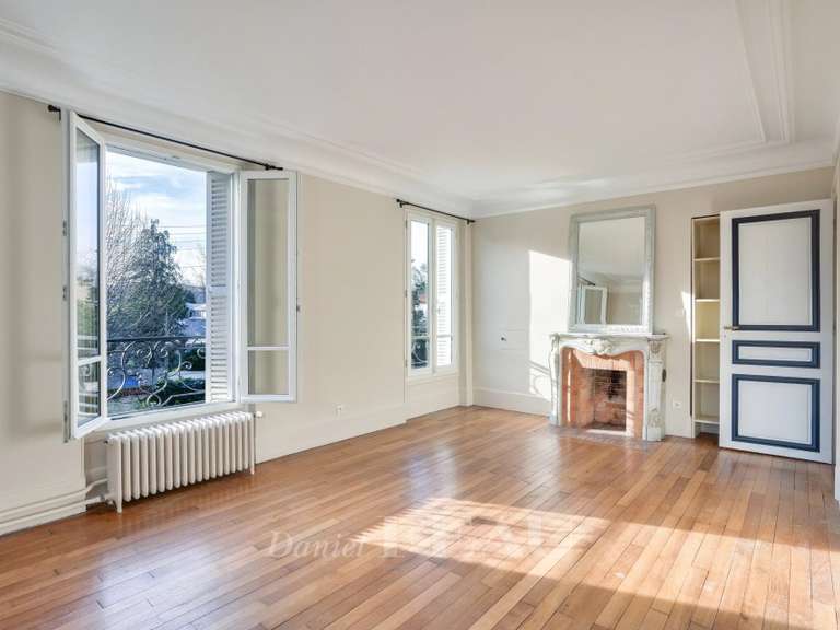 House Rueil-Malmaison - 5 bedrooms - 315m²