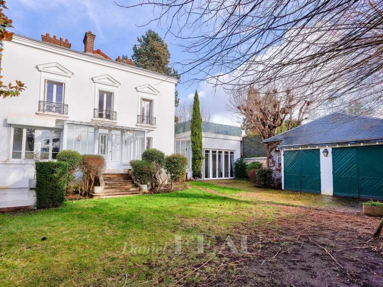 House Rueil-Malmaison - 5 bedrooms - 315m²