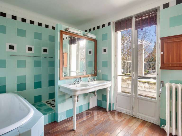House Rueil-Malmaison - 5 bedrooms - 315m²