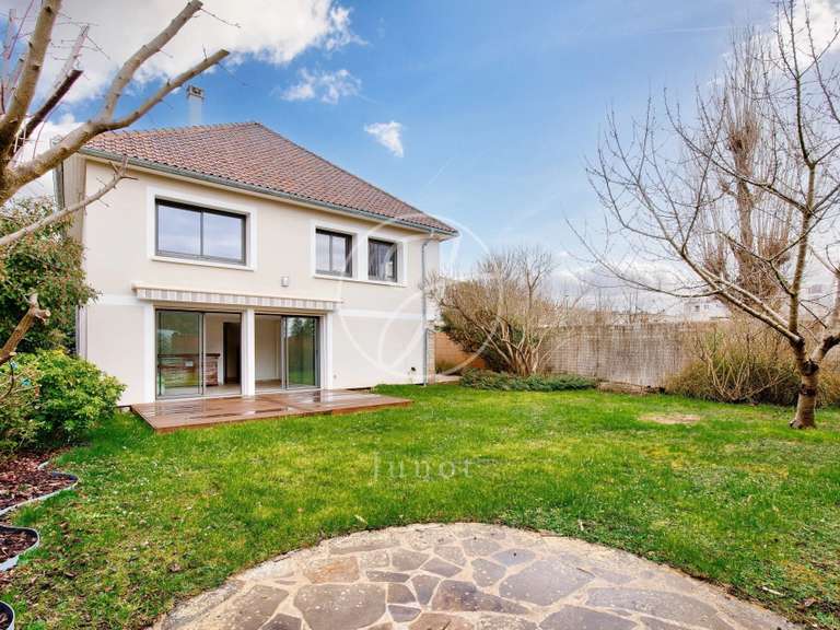 Maison Rueil-Malmaison - 5 chambres - 201m²