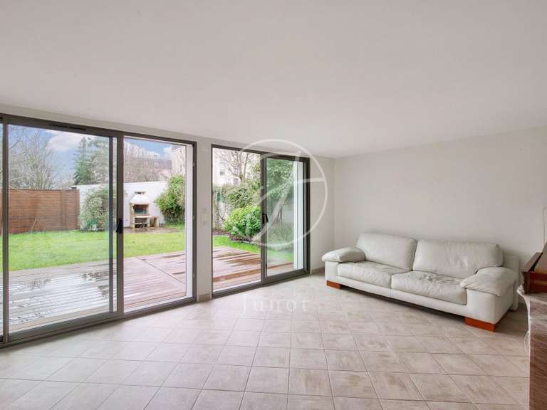 Maison Rueil-Malmaison - 5 chambres - 201m²