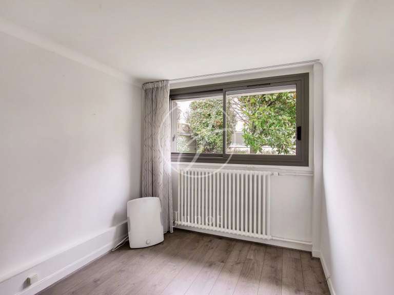 Maison Rueil-Malmaison - 5 chambres - 201m²