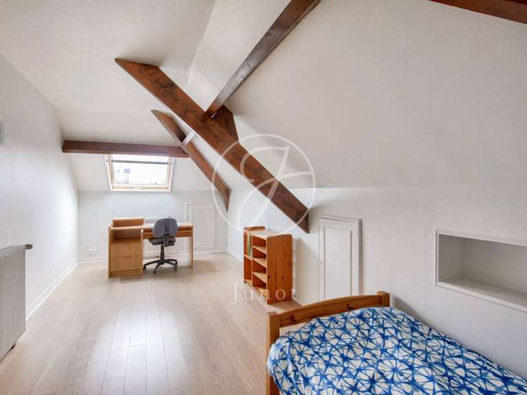 Maison Rueil-Malmaison - 5 chambres - 201m²