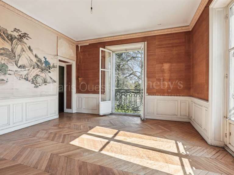 House Rueil-Malmaison - 502m²