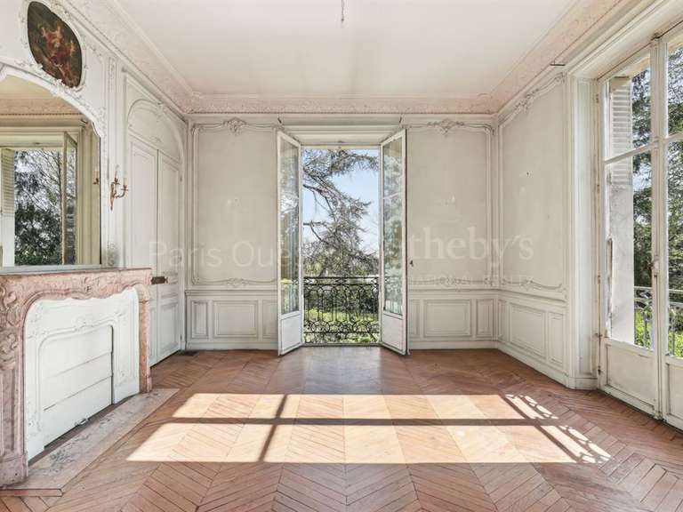 House Rueil-Malmaison - 502m²