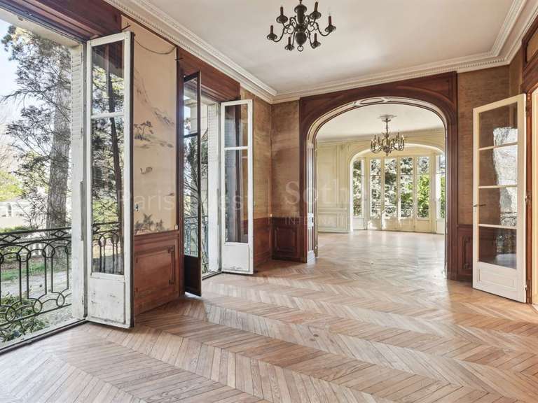 House Rueil-Malmaison - 502m²