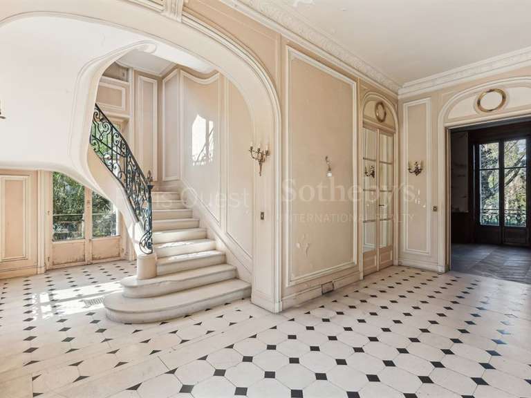 House Rueil-Malmaison - 502m²