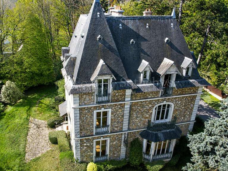 House Rueil-Malmaison - 502m²