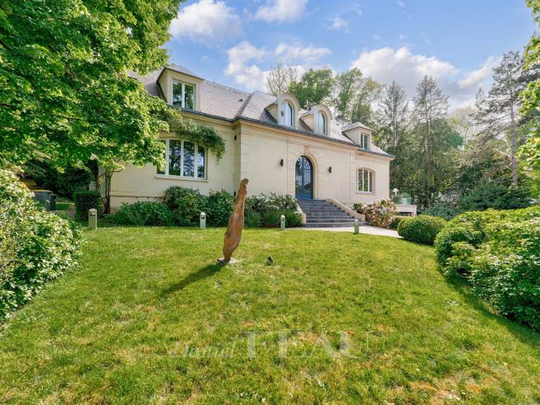Maison Rueil-Malmaison - 6 chambres - 486m²