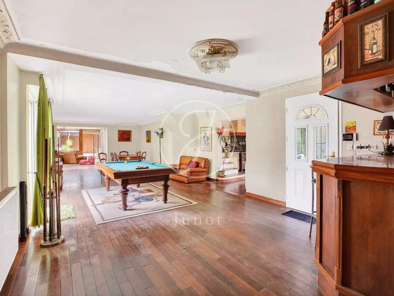 Maison Rueil-Malmaison - 3 chambres - 253m²