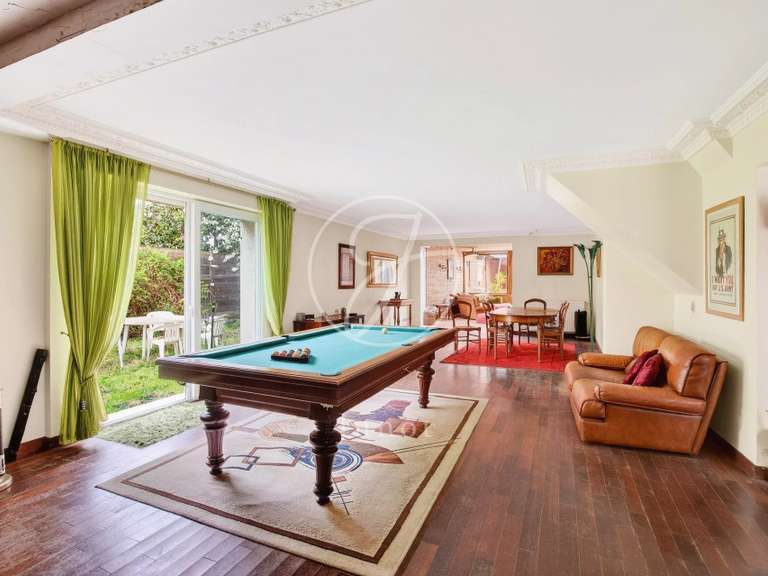 Maison Rueil-Malmaison - 3 chambres - 253m²