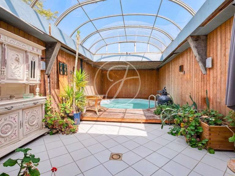 Maison Rueil-Malmaison - 3 chambres - 253m²