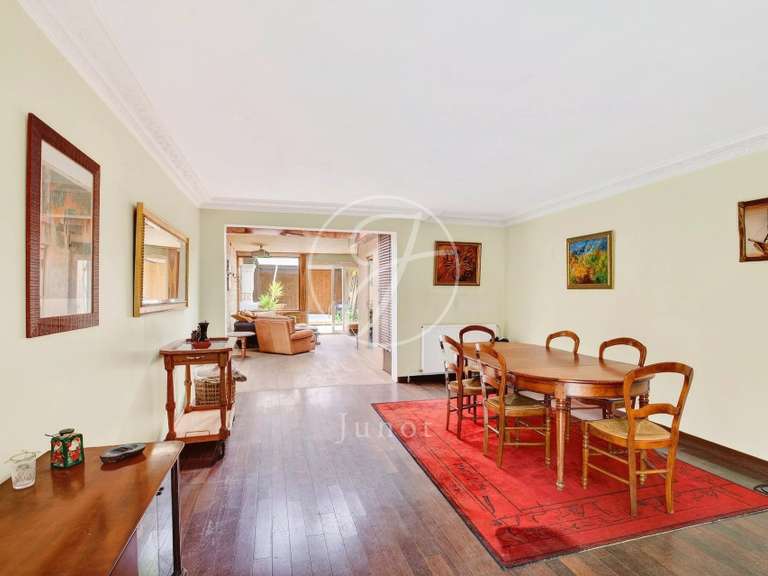 Maison Rueil-Malmaison - 3 chambres - 253m²