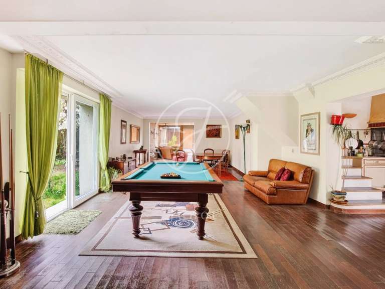 Maison Rueil-Malmaison - 3 chambres - 253m²