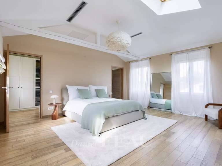 Maison Rueil-Malmaison - 4 chambres - 220m²