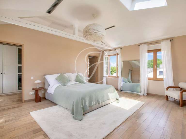 Maison Rueil-Malmaison - 4 chambres - 221m²