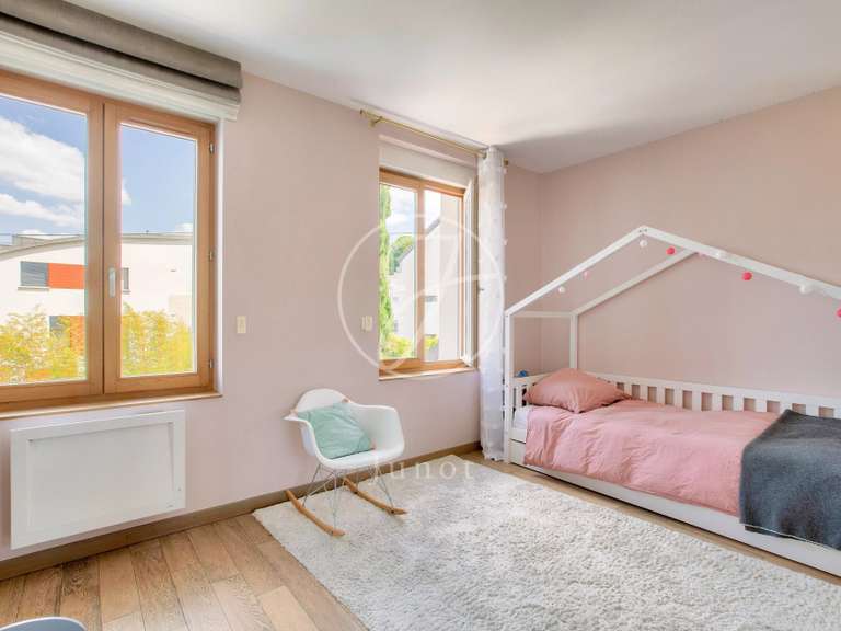 Maison Rueil-Malmaison - 4 chambres - 221m²