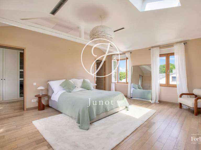 Maison Rueil-Malmaison - 4 chambres - 221m²